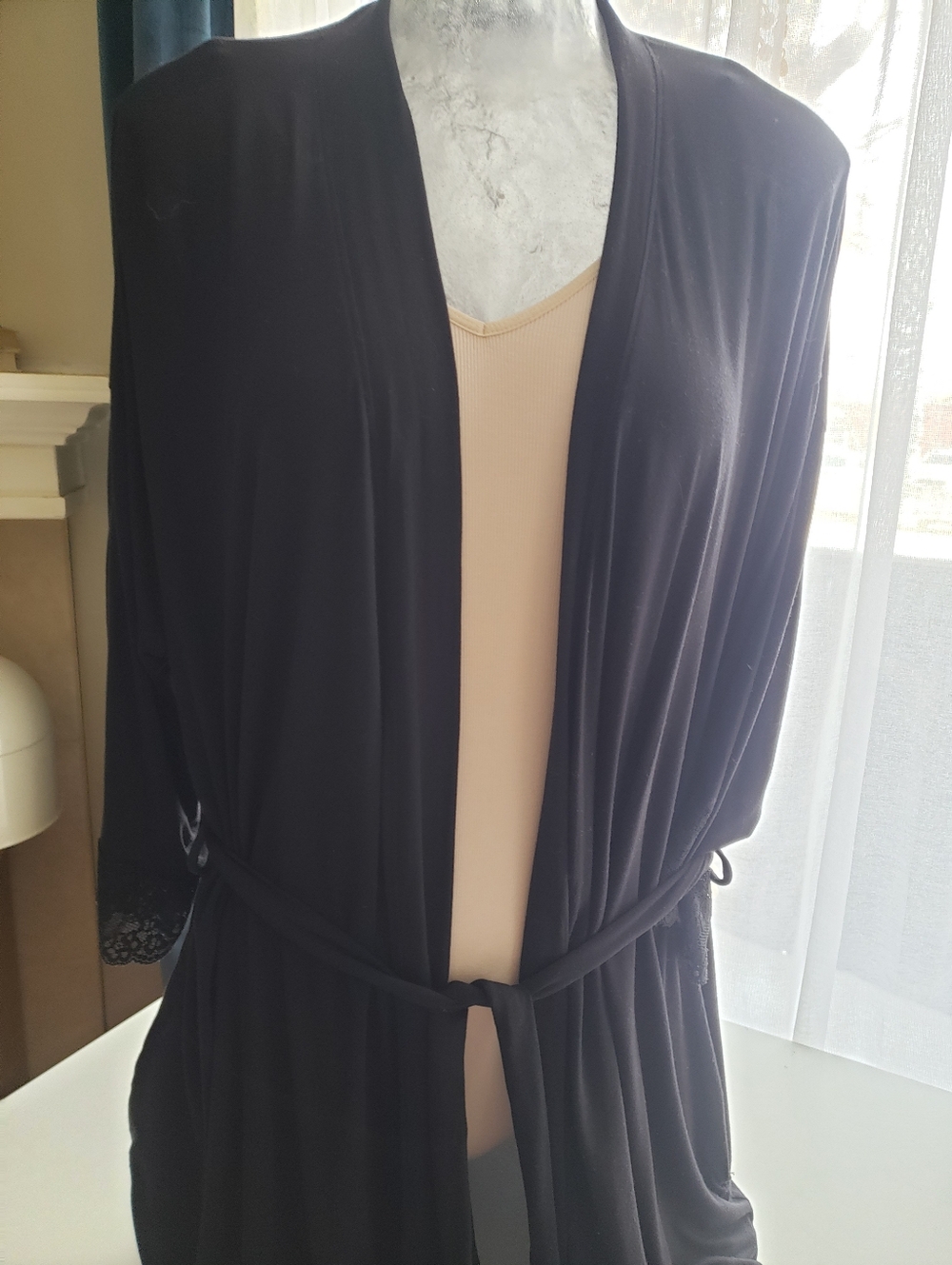 GAP Black Lace-Trim Tie-Waist Robe with Lace Slip